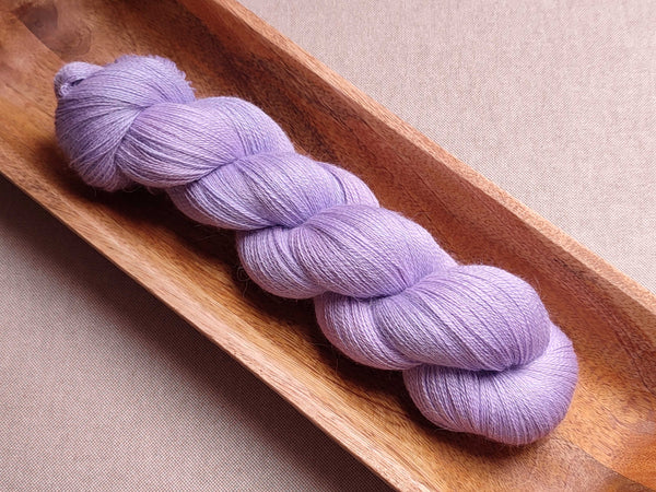 Leuchtender Flieder